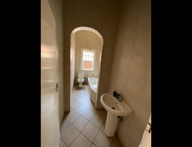 8 BEDROOM HOUSE FOR SALE IN BRIXTON